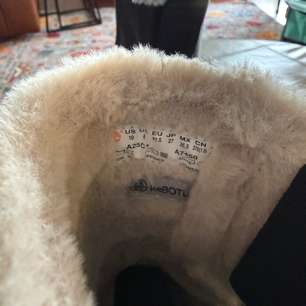 Timberland Black Leather Boots with Shearling Lining - Picture 4 of 4